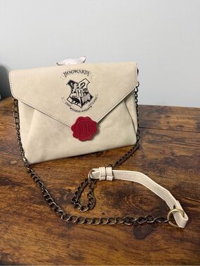 Wizarding World of Harry Potter Letter Envelope Shaped Purse Bioworld